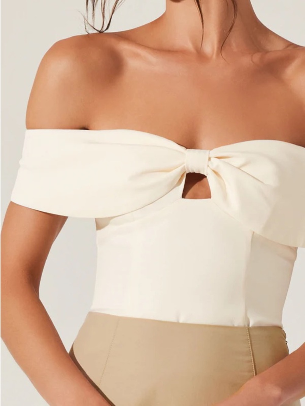 Astr Off-Shoulder Bow-Front Cream Blouse